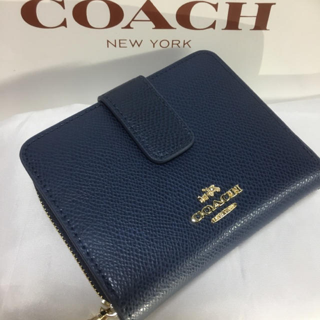 COACH(コーチ)のプレゼントにも❤️新品コーチ正規品アラウンドジップ二つ折り財布 紺色ネイビー レディースのファッション小物(財布)の商品写真