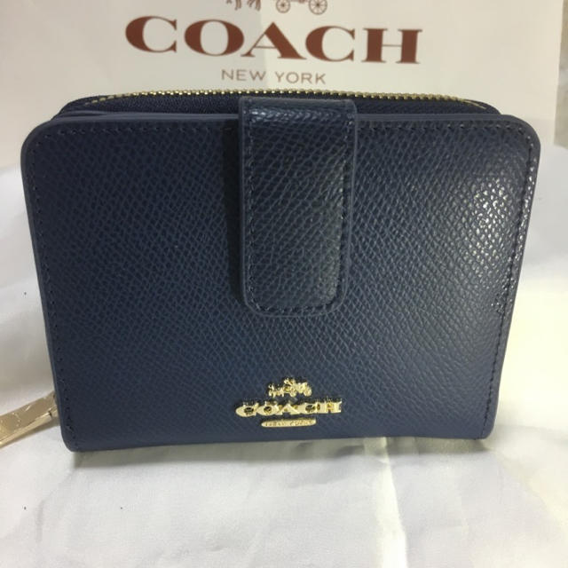 COACH(コーチ)のプレゼントにも❤️新品コーチ正規品アラウンドジップ二つ折り財布 紺色ネイビー レディースのファッション小物(財布)の商品写真