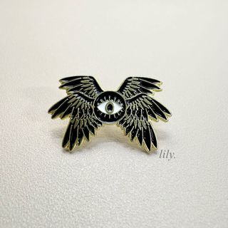 【ピンバッジ】六枚羽を持つ一つ目
