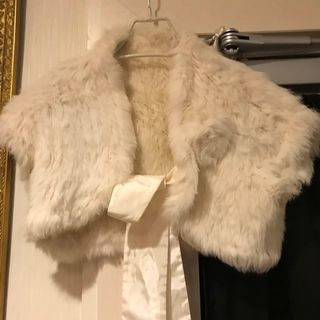 ★ラビットリアルファー★ショール風袖口あり暖かく可愛い★リボン付き★送料無料★