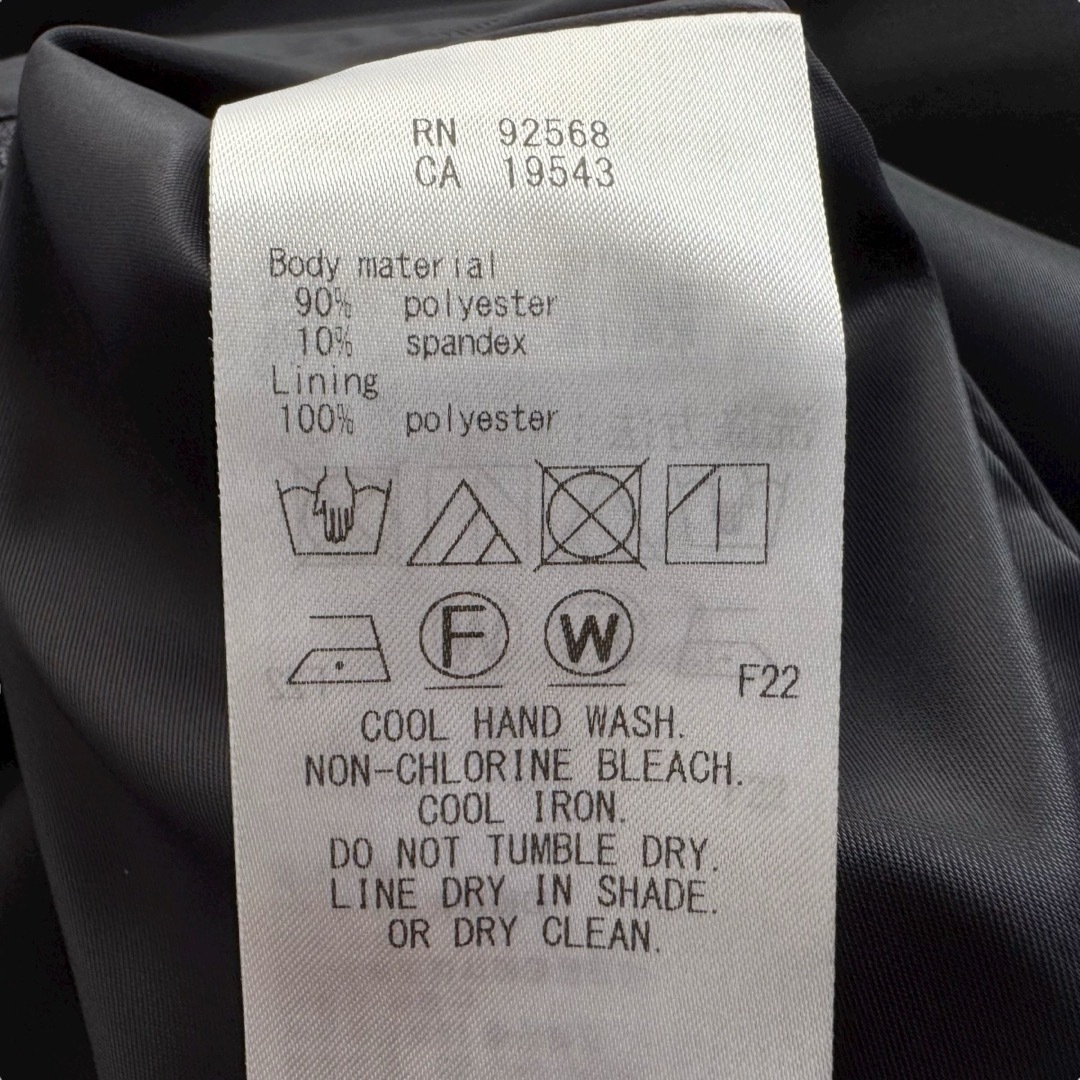 自由区(ジユウク)の自由区 ジユウク ワンピース ネイビー 長袖 未使用 紺色 レディースのワンピース(ひざ丈ワンピース)の商品写真