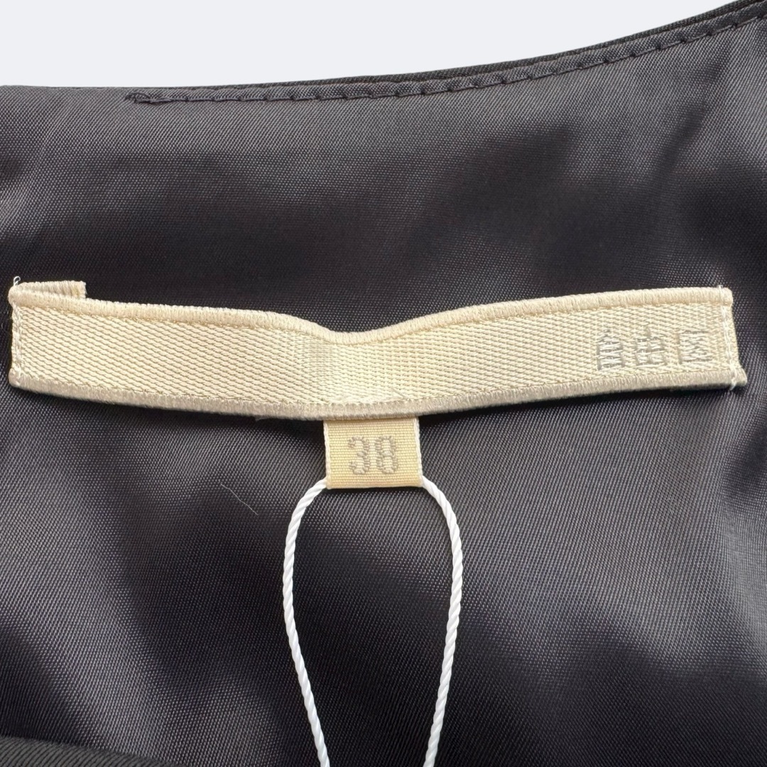 自由区(ジユウク)の自由区 ジユウク ワンピース ネイビー 長袖 未使用 紺色 レディースのワンピース(ひざ丈ワンピース)の商品写真