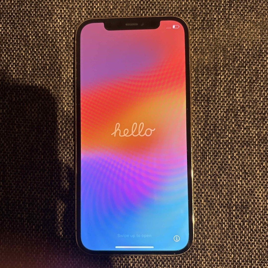 Apple(アップル)のiPhone12pro 128GB ホワイト スマホ/家電/カメラのスマートフォン/携帯電話(スマートフォン本体)の商品写真