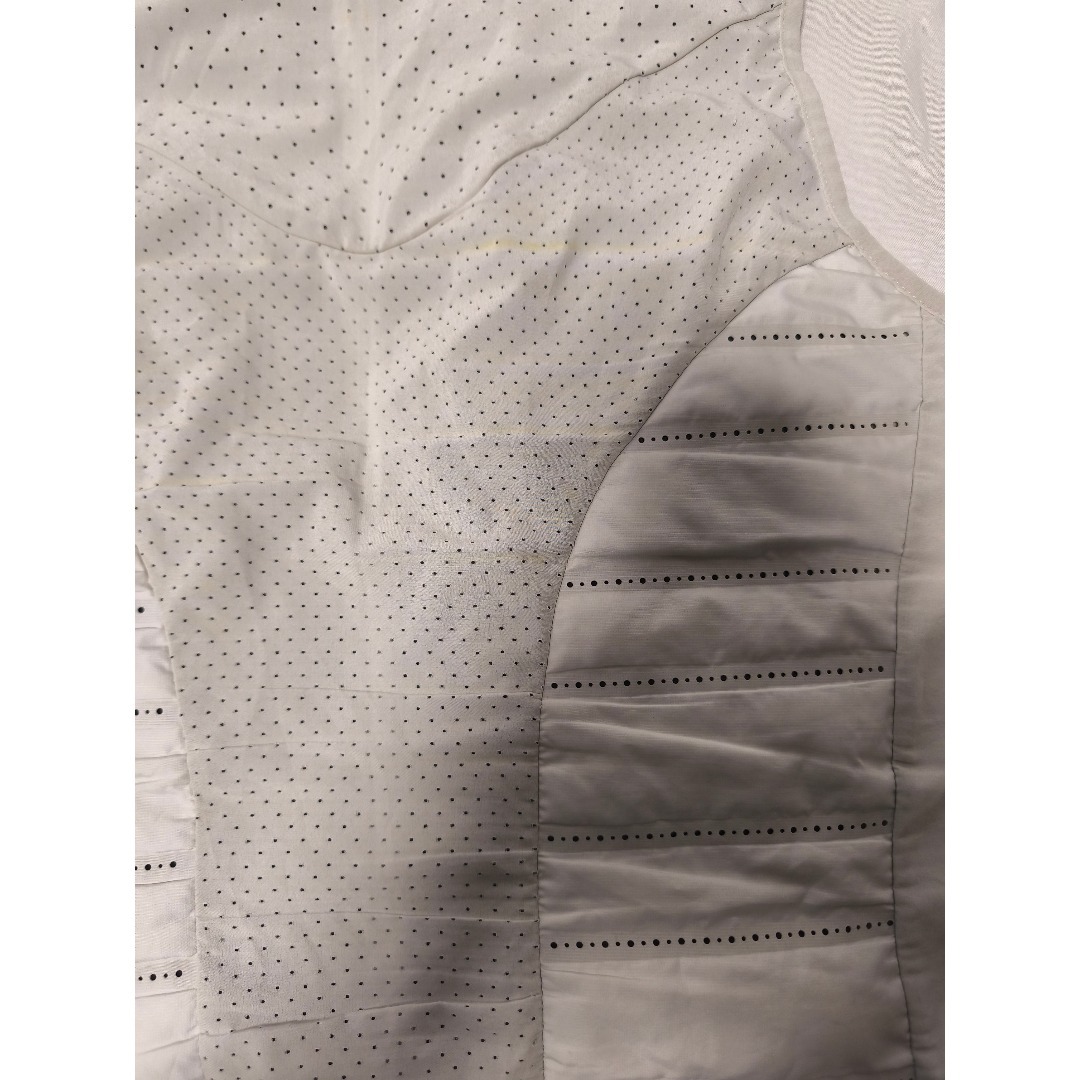 NIKE(ナイキ)のNIKE AEROLOFT ベスト ダウン ランニング 軽量 通気性 メンズ M スポーツ/アウトドアのランニング(ウェア)の商品写真