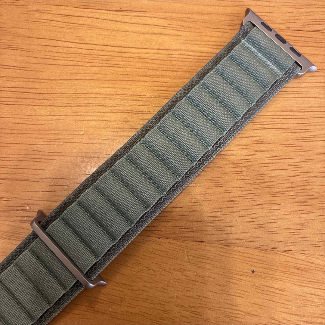 Apple(アップル)のApple＊Watch＊49mmケース用グリーンアルパインループ - M＊純正品 スマホ/家電/カメラのスマホアクセサリー(その他)の商品写真
