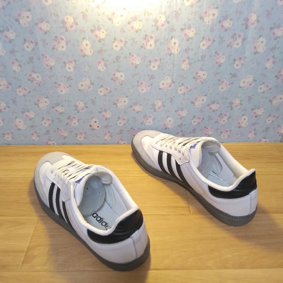 adidas Originals(アディダスオリジナルス)の人気　アディダス　SAMBA　OG　白　黒　サンバ　スニーカー レディースの靴/シューズ(スニーカー)の商品写真