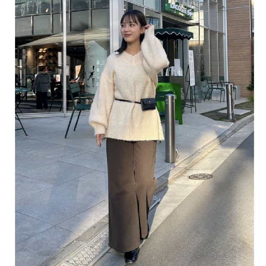 mystic(ミスティック)の【新品】mystic モヘアライクオーバーサイズニットセーター　ベルトポーチ付き レディースのトップス(ニット/セーター)の商品写真