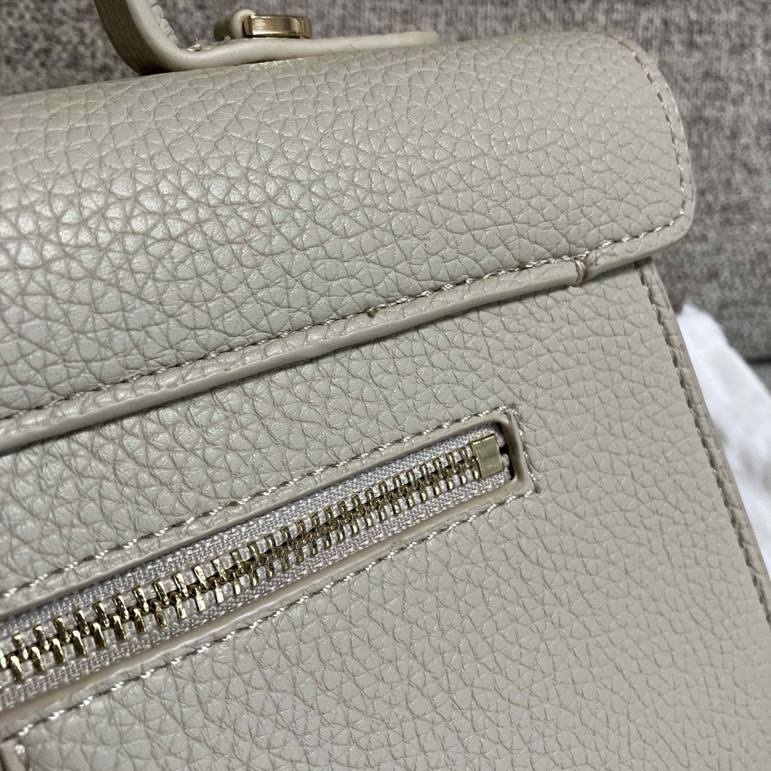 美品 CAFUNÉ カフネ ミディアムスタンス スモーク バッグ スタンスバッグ レディースのバッグ(ハンドバッグ)の商品写真