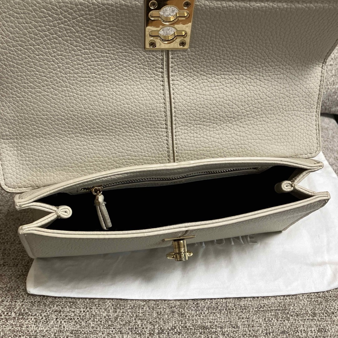 美品 CAFUNÉ カフネ ミディアムスタンス スモーク バッグ スタンスバッグ レディースのバッグ(ハンドバッグ)の商品写真