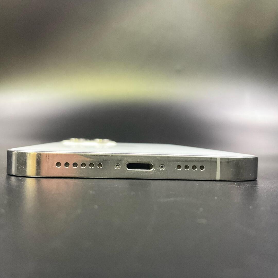 Apple(アップル)の【全額返金保証】【最速発送】Apple iPhone iPhone 12 Pro Max 128GB シルバー au SIMフリー 動作確認済 スマホ/家電/カメラのスマートフォン/携帯電話(スマートフォン本体)の商品写真