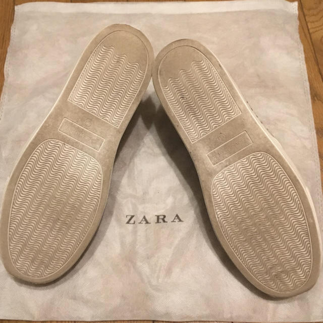 ZARA(ザラ)のザラ スリッポン 38 レディースの靴/シューズ(スリッポン/モカシン)の商品写真