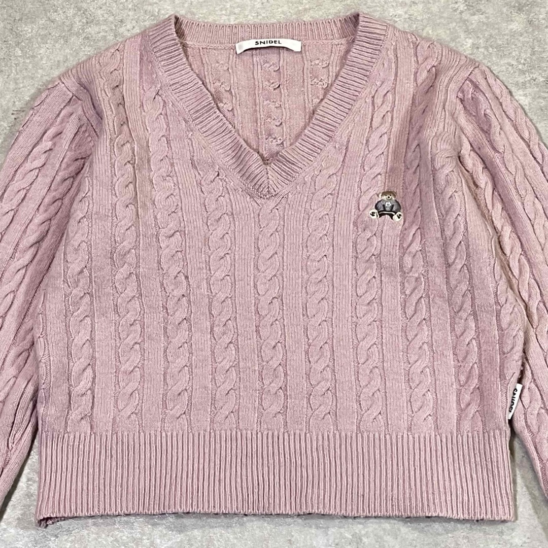 SNIDEL(スナイデル)のSNIDEL スナイデル BEARPAW ケーブルニット ピンク フリーサイズ レディースのトップス(ニット/セーター)の商品写真