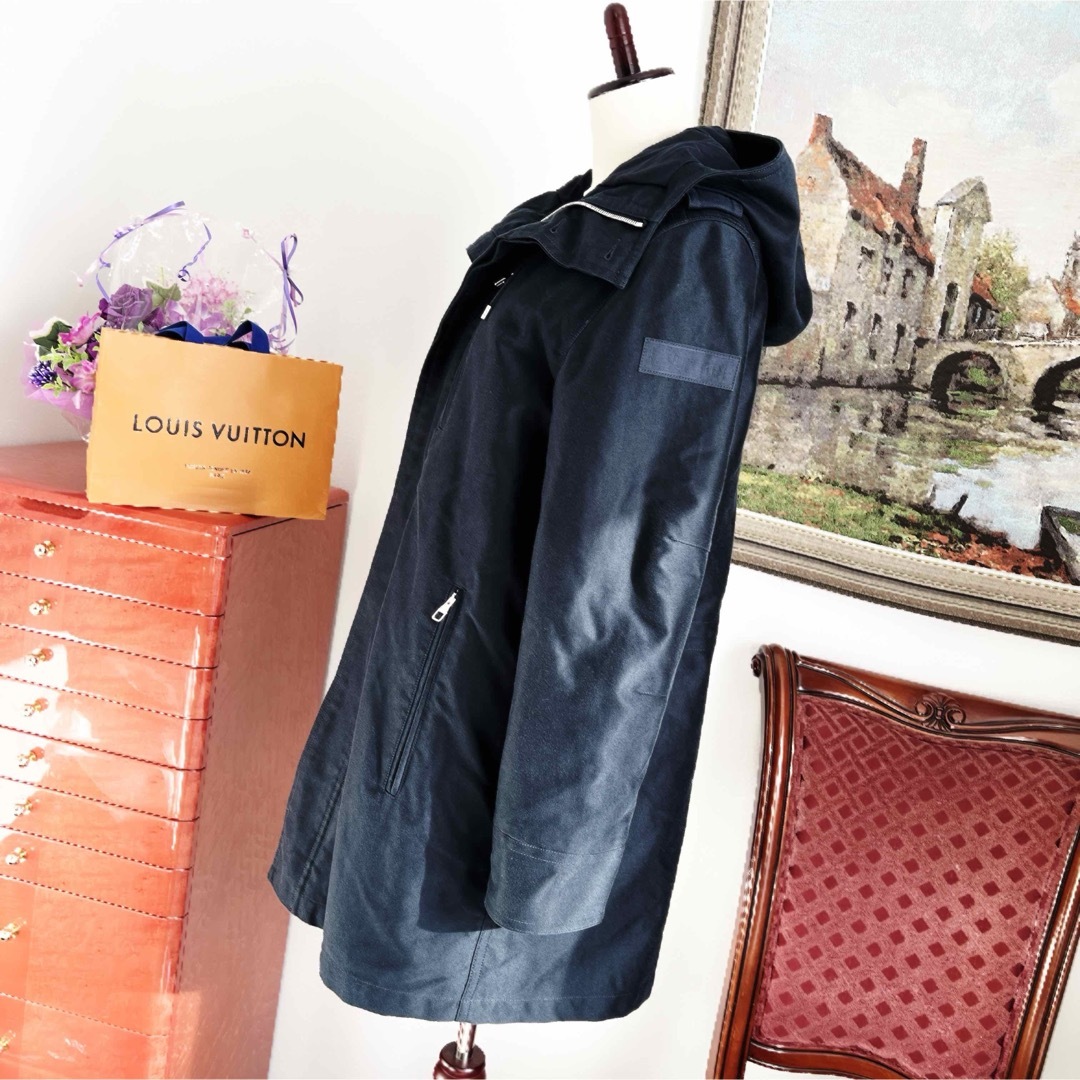 LOUIS VUITTON(ルイヴィトン)の美品　LOUISVUITTON ヴィトン　ムートン コート　フーデッド　ブルゾン メンズのジャケット/アウター(ブルゾン)の商品写真