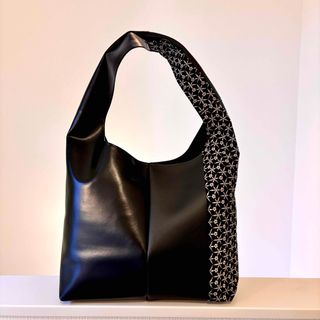 巡り合わせの1点物 肩にかけやすいとご好評のワンショルダーバッグ 軽量バッグ
