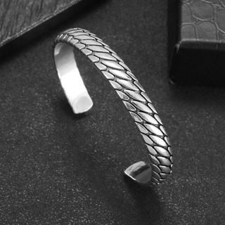 新品】バングル ブレスレット シルバー メンズアクセサリー 鱗 編み込み ユニセ