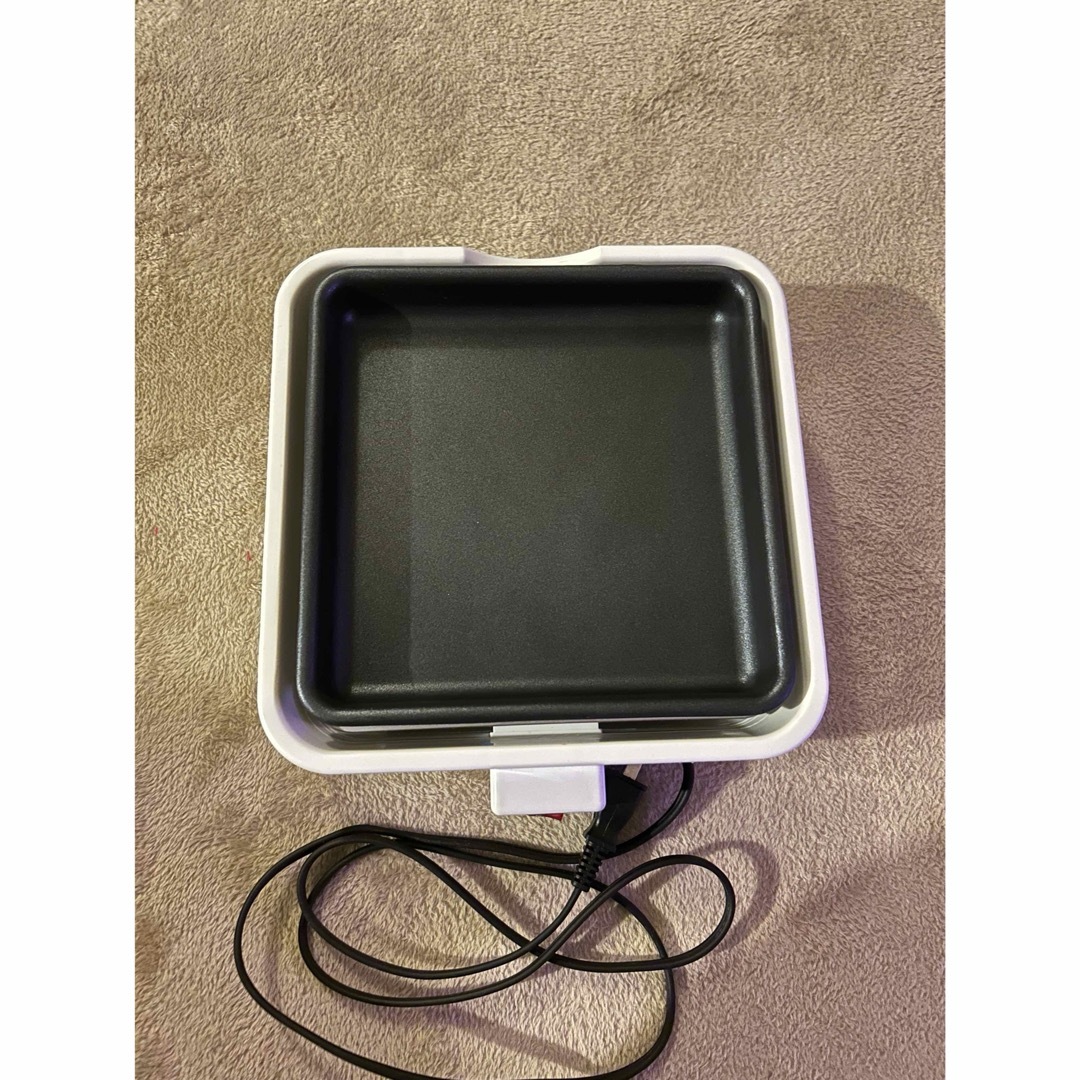 オーム電機(オームデンキ)の(再値下げ)ミニホットプレート COK-YH75B-W(1台) スマホ/家電/カメラの調理家電(ホットプレート)の商品写真