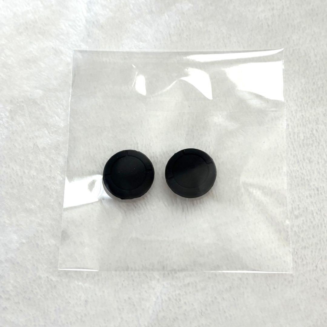 スイッチ ジョイコン スティックカバー 黒 2個セット 交換 switch エンタメ/ホビーのゲームソフト/ゲーム機本体(その他)の商品写真