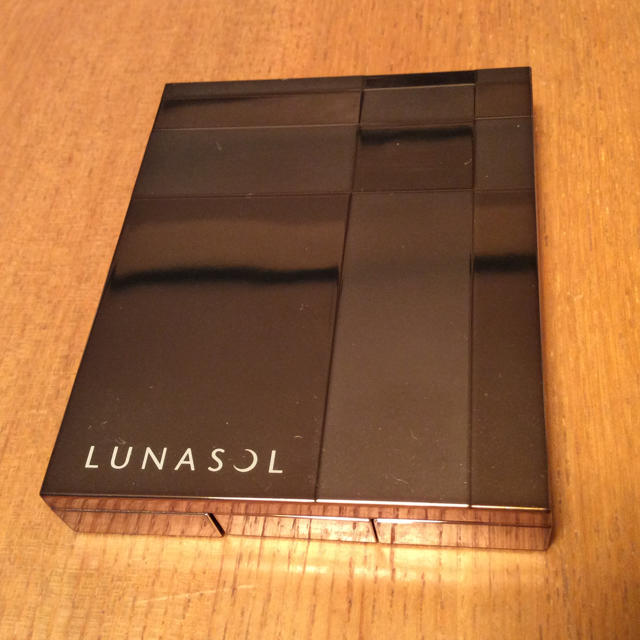 LUNASOL(ルナソル)の数回使用 ルナソル スキンモデリングアイズ 01 Beige Beige コスメ/美容のベースメイク/化粧品(アイシャドウ)の商品写真