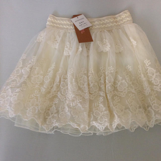 GRL(グレイル)のバタフライ刺繍フレアスカート レディースのスカート(ミニスカート)の商品写真