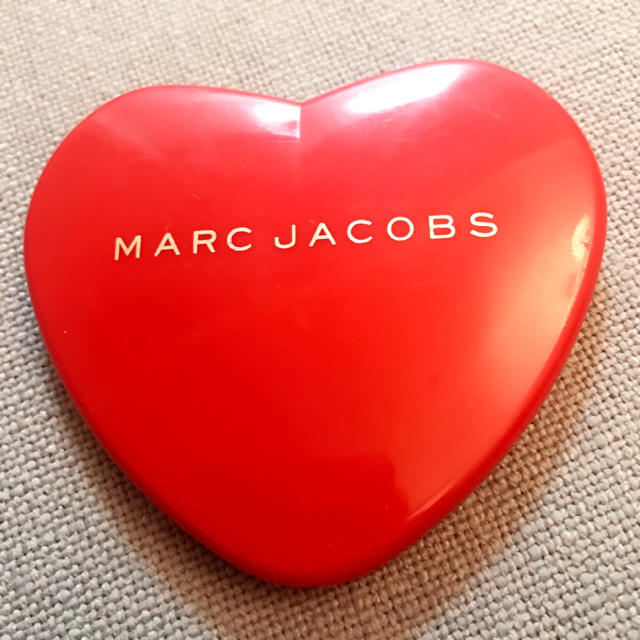 MARC JACOBS(マークジェイコブス)のマークジェイコブス ハート型 ミラー レディースのファッション小物(その他)の商品写真