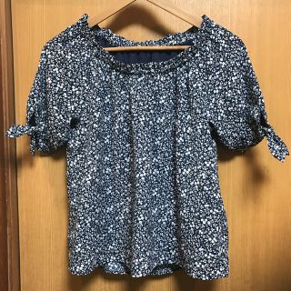 マジェスティックレゴン(MAJESTIC LEGON)の【花柄】ボタニカル小花ギャザーブラウス 【青／美品】(シャツ/ブラウス(半袖/袖なし))