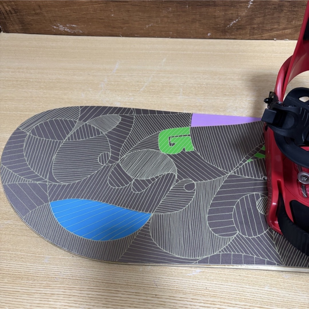 BURTON(バートン)のBURTON バートン　ZUMA　レディース　スノーボード2点セット　139cm スポーツ/アウトドアのスノーボード(ボード)の商品写真