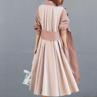 アメリヴィンテージ(Ameri VINTAGE)の限界お値下げ Ameri OLIVE BACK FRILL JK pink 新品(トレンチコート)