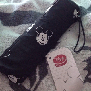 ディズニー(Disney)のストア購入ミッキー折りたたみ傘新品(傘)