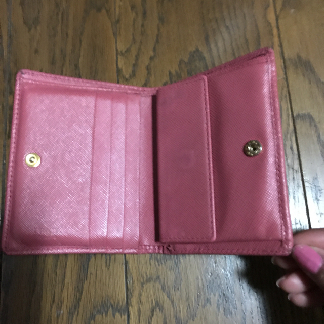 PRADA(プラダ)のlily様専用！早い者勝ち！！PRADA❤️ミニ財布 レディースのファッション小物(財布)の商品写真