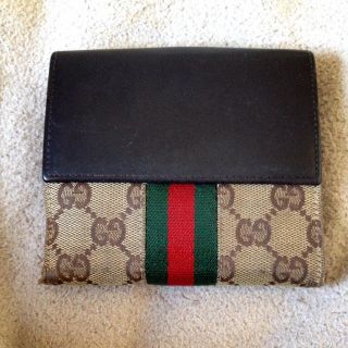 グッチ(Gucci)の送料込に変更♡GUCCI♡二つ折り財布(財布)