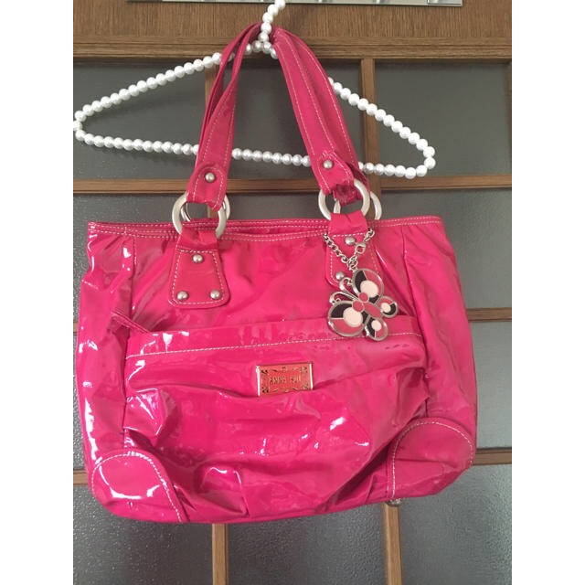 ANNA SUI(アナスイ)のアナスイエナメルバック レディースのバッグ(ショルダーバッグ)の商品写真