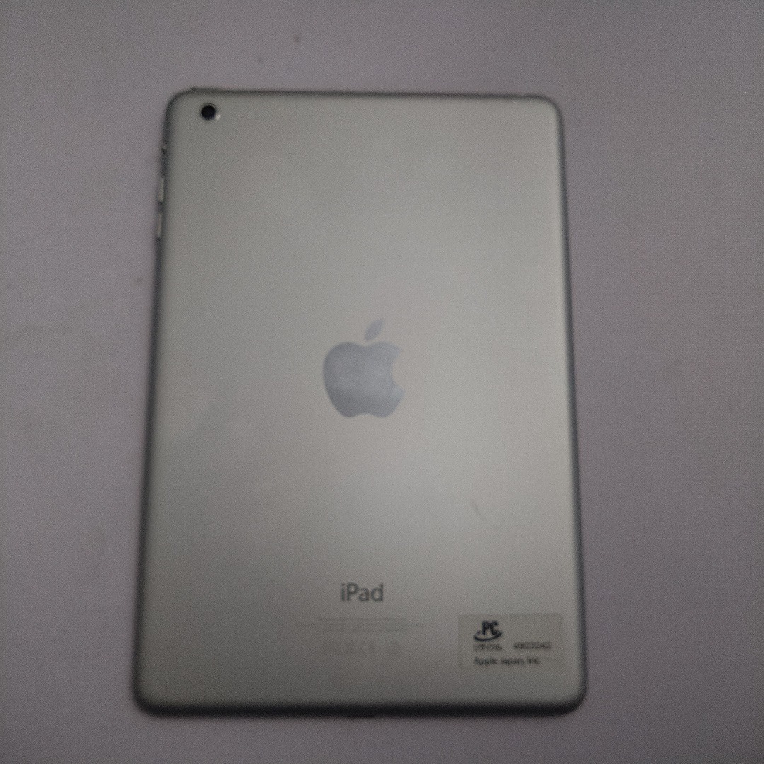 Apple(アップル)のApple iPad mini MD531J/A　ROM:16GB　動作中古 スマホ/家電/カメラのPC/タブレット(タブレット)の商品写真