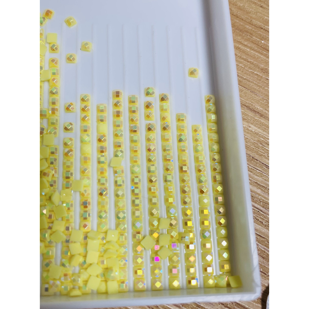 ダイヤモンドアート 樹脂ビーズ AB.FDビーズ入り ハンドメイドのハンドメイド その他(その他)の商品写真