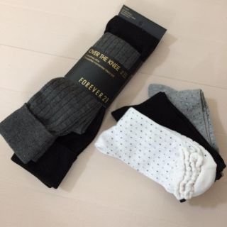 エイチアンドエム(H&M)の新品 フォーエバー21 ニーハイソックス2P H&M水玉靴下３Ｐ(ソックス)