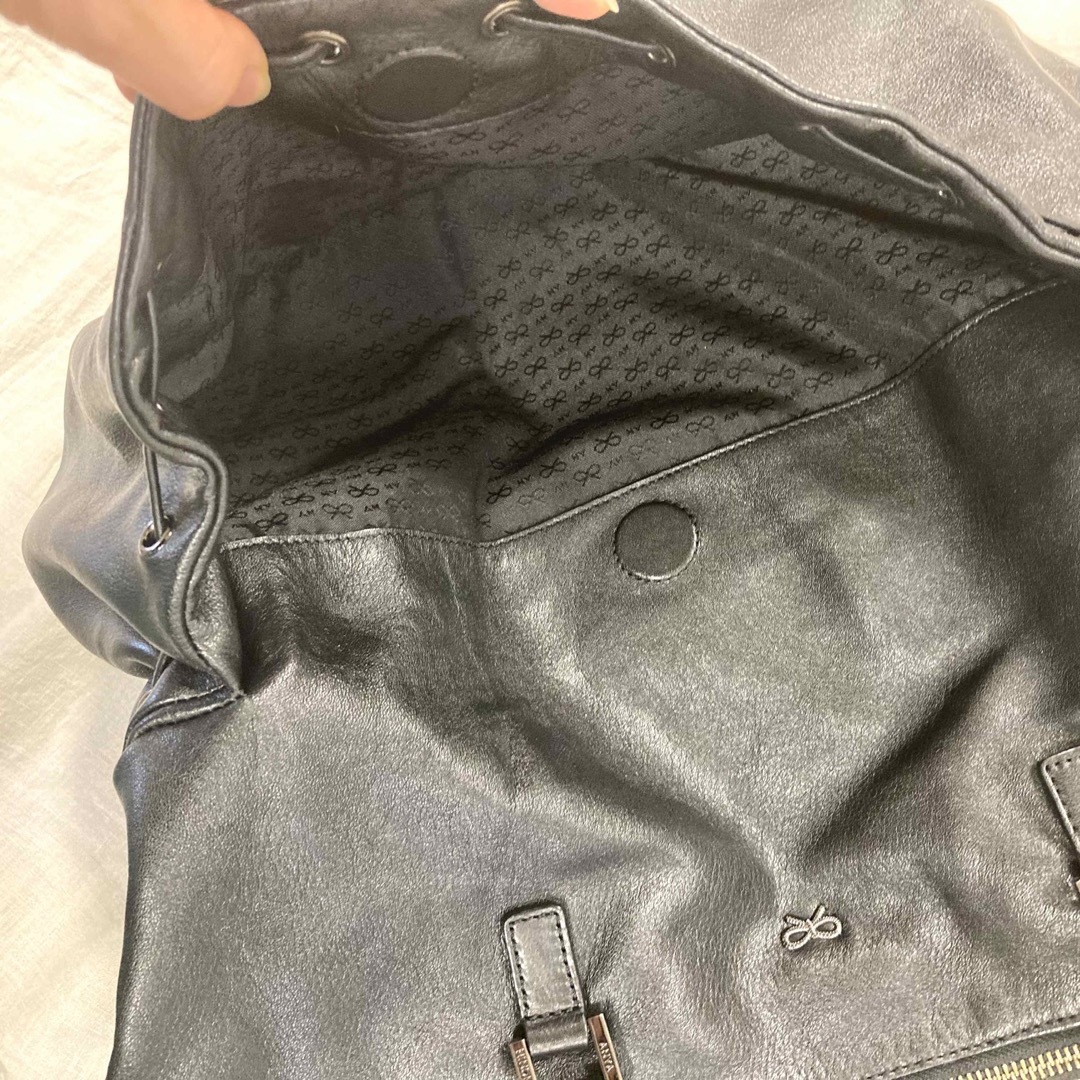 ANYA HINDMARCH(アニヤハインドマーチ)のショルダートート　本革　ブラック レディースのバッグ(ショルダーバッグ)の商品写真