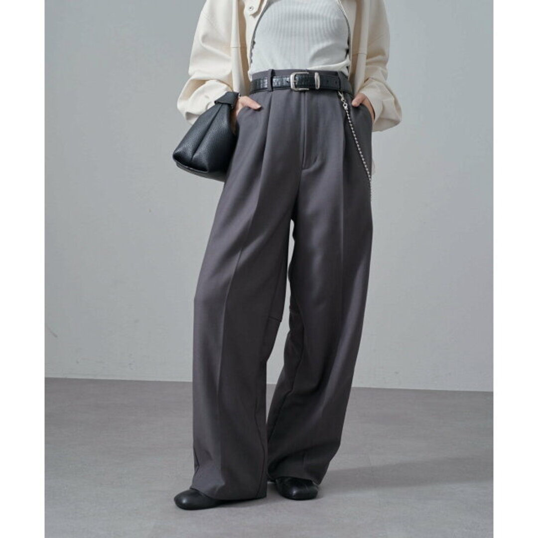 PAL GROUP OUTLET(パルグループアウトレット)の【グレー】【38】【Lui's】後ろ切替チェーン付きスラックスパンツ レディースのパンツ(その他)の商品写真