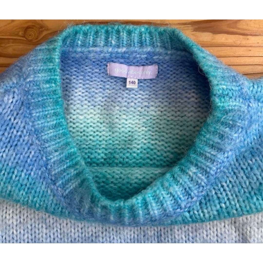 青系グラデーションセーター 140サイズ　女の子 キッズ/ベビー/マタニティのキッズ服女の子用(90cm~)(ニット)の商品写真