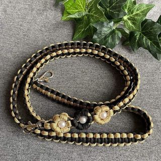 スマホショルダーストラップ パラコード お花３連 パールビーズ チャーム 手作り