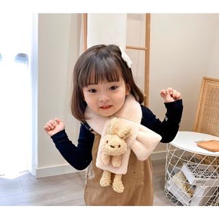6067T あたたかい　ウサギマフラー　ふわふわ　ベージュ子供マフラー