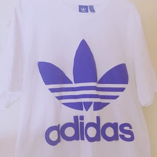 アディダス(adidas)のadidas Tシャツ(Tシャツ/カットソー(半袖/袖なし))