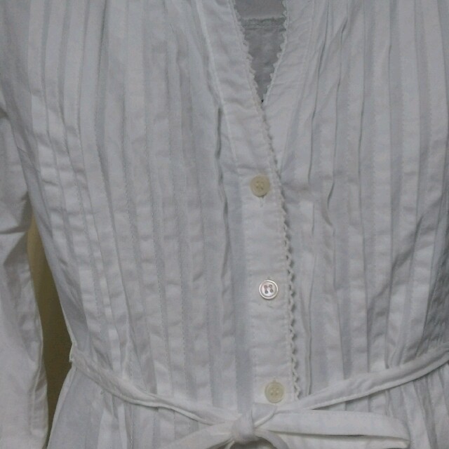 marble ink(マーブルインク)のマーブルインクのホワイトワンピース。 レディースのスカート(ひざ丈スカート)の商品写真