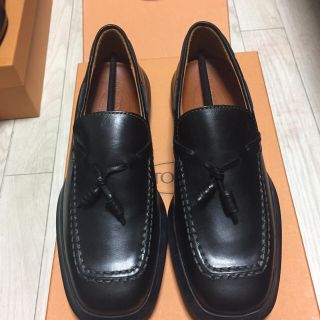 トッズ(TOD'S)のTOD'S革靴(ローファー/革靴)