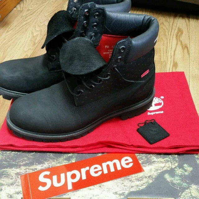 Supreme(シュプリーム)の送料無料supreme x Timberland x cdg 6インチブーツ メンズの靴/シューズ(ブーツ)の商品写真