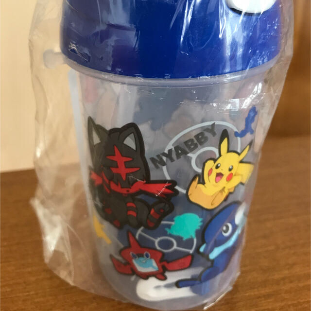 ポケモン(ポケモン)の【非売品】ストロー付きポケモン水筒 【青・赤/新品未開封】 キッズ/ベビー/マタニティの授乳/お食事用品(水筒)の商品写真