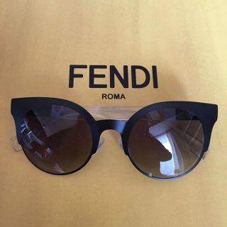 フェンディ(FENDI)のyu)様専用  今期FENDIキャットアイサングラス美品(サングラス/メガネ)