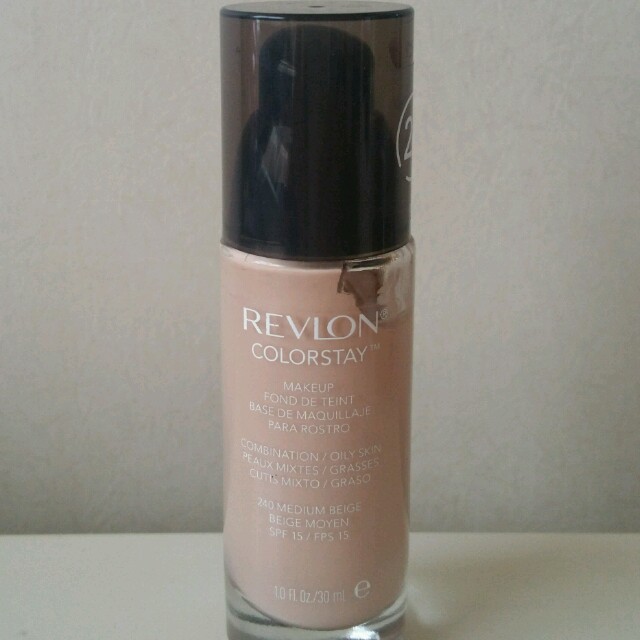 REVLON(レブロン)の美品❤REVLONリキッドファンデーション コスメ/美容のベースメイク/化粧品(ファンデーション)の商品写真