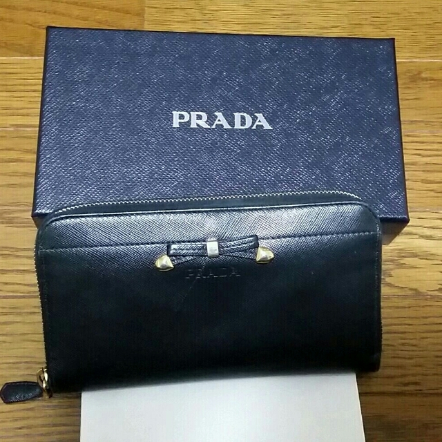 PRADA(プラダ)のPRADA　長財布 レディースのファッション小物(財布)の商品写真