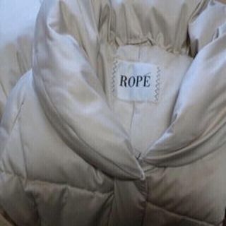 ロペ(ROPE’)の美品！ROPE 春 白ダウンジャケット(ダウンジャケット)