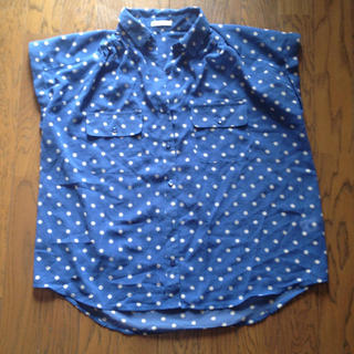 ジーユー(GU)のgu♡ドットシャツ(シャツ/ブラウス(半袖/袖なし))