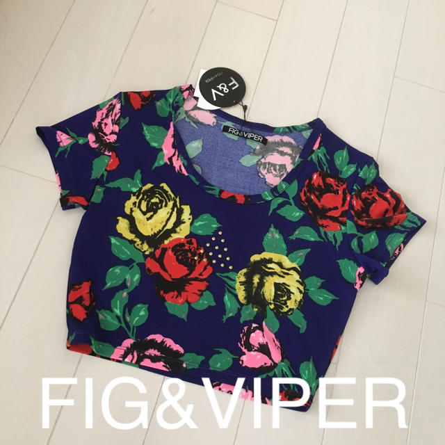 FIG&VIPER(フィグアンドヴァイパー)の新品タグ付きFIG&VIPER短丈トップス レディースのトップス(Tシャツ(半袖/袖なし))の商品写真